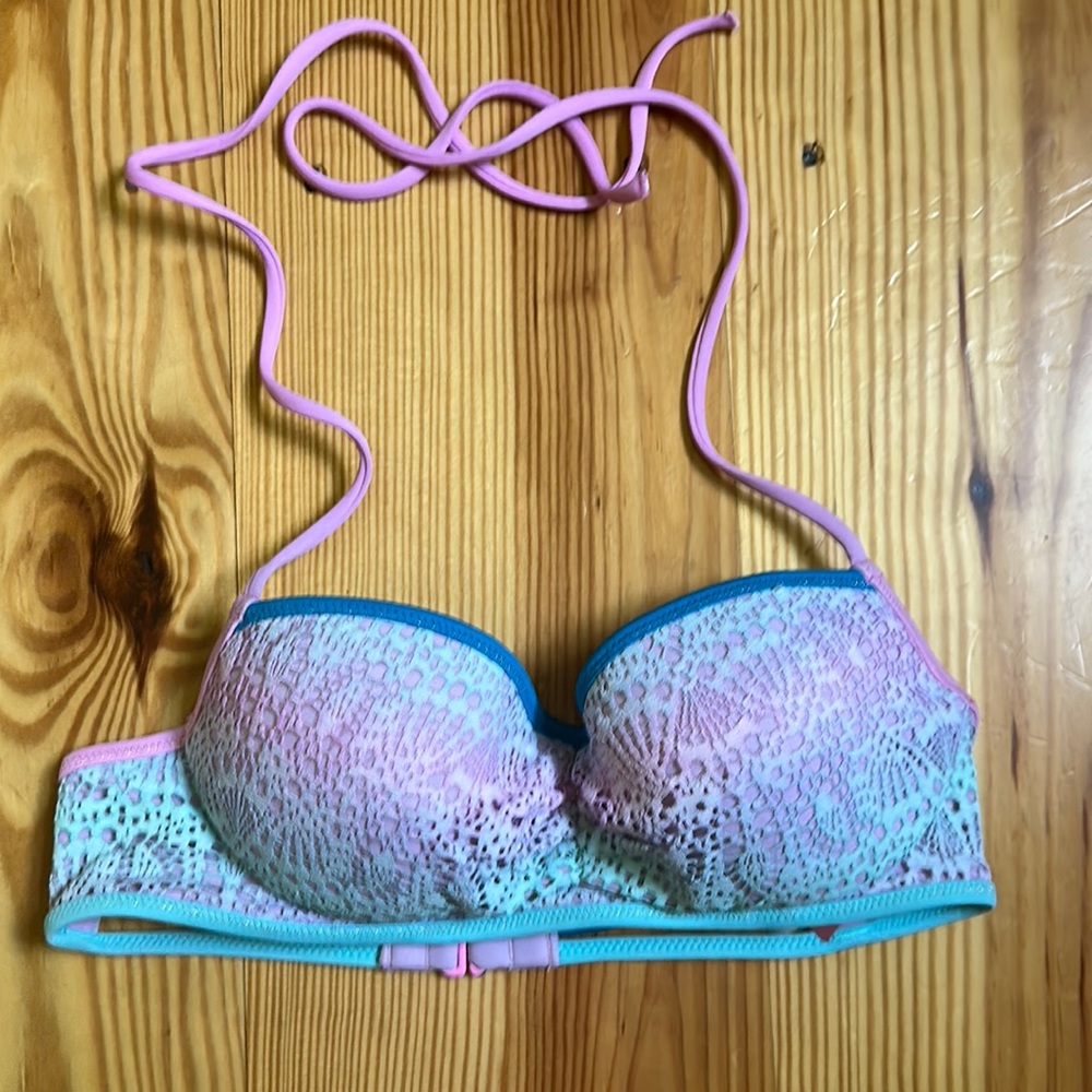 VS